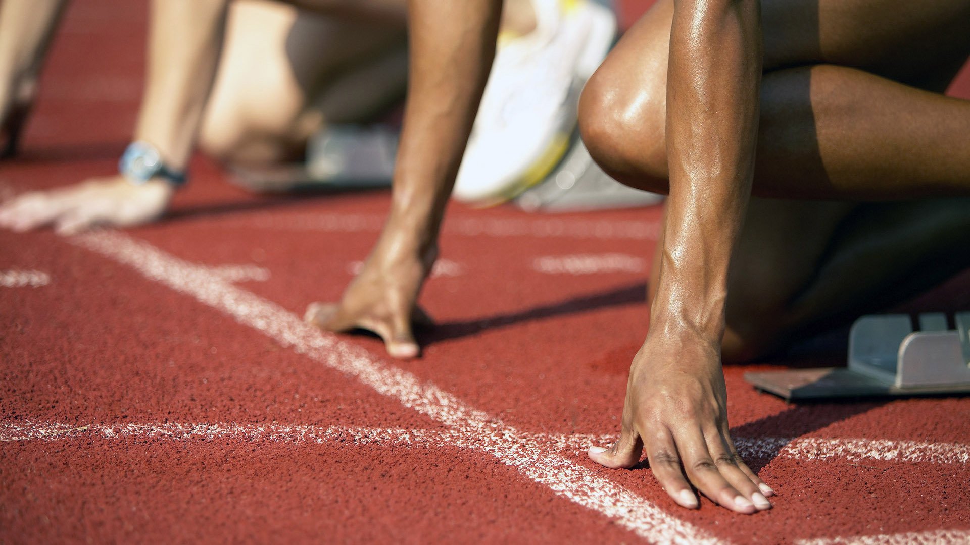 赛事转播多语言支持扩大海外影响力推动联赛国际化进程